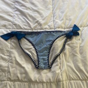 No boundaries bikini bottoms size large blue and white stripes